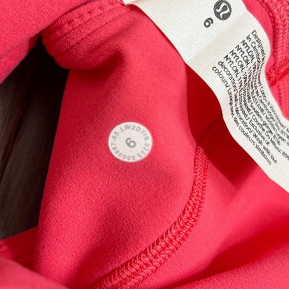 Lululemon NWT Align V-Neck Bra *Light Support, A/B Cup Lip Gloss - Picture 9 of 10